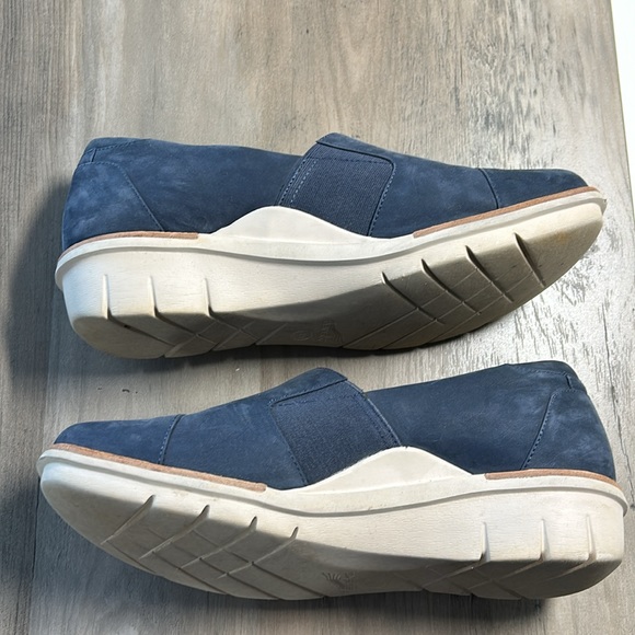 Dansko slip ons blue suede like. Size 39. - Picture 3 of 3